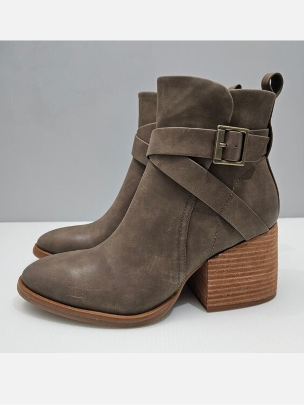 Korks By Kork Ease Shyla Ankle Boot Taupe Block Heel Buckle Strap Womens 8 NEW